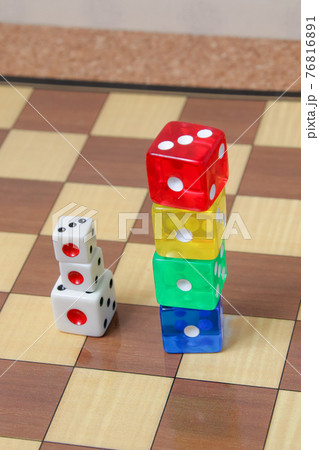 サイコロ,四角,四角形,ゲーム,娯楽,数字,賭博,ギャンブル,カジノ,さいころ,キューブ、ダイス サイコロ,四角,四角形,ゲーム,娯楽,数字,賭博,ギャンブル,カジノ,さいころ,キューブ、ダイス 76816891