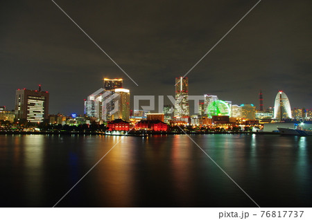 横浜みなとみらいの夜景の写真素材