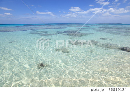 透明な海の色 76819124