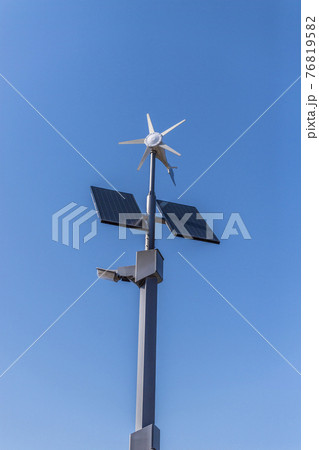 風力と太陽光を用いた再生可能エネルギー発電機 風力と太陽光を用いた再生可能エネルギー発電機 76819582