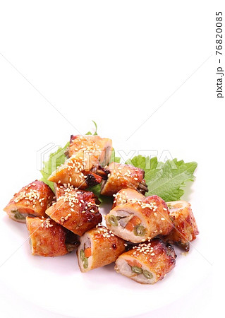 野菜入りさつま揚げ　野菜天　明るい背景 76820085