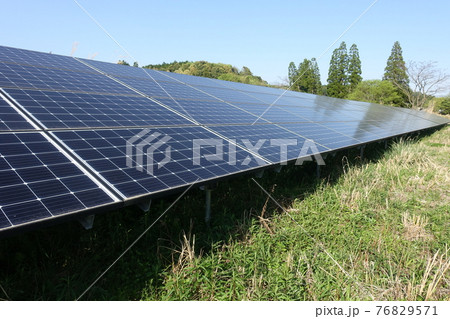 太陽光発電所 雑草 影響 影 太陽光発電所 雑草 影響 影 76829571