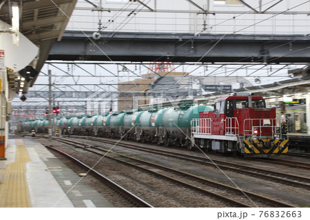 八王子駅で入替待ちのガソリン貨物 76832663