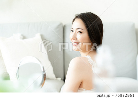 若い女性のビューティイメージ 若い女性のビューティイメージ 76832961