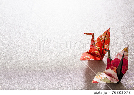 折り紙の鶴　和風素材 76833078