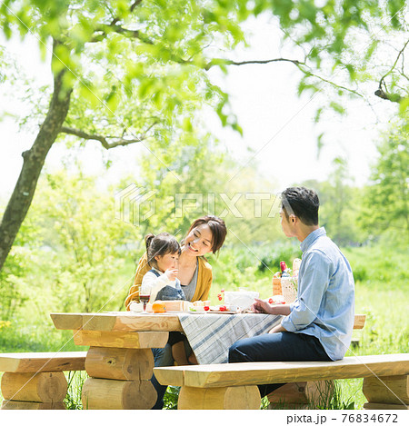ピクニック ファミリー レジャー ピクニック ファミリー レジャー 76834672