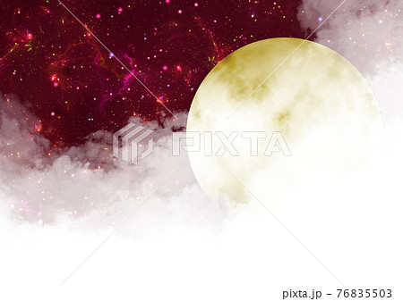 雲の上に広がる神秘的な月と星空 76835503