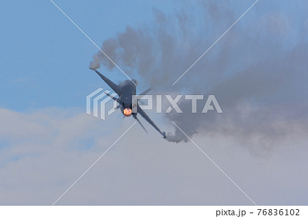 雲上のオランダ空軍F-16AMデモチーム 雲上のオランダ空軍F-16AMデモチーム 76836102