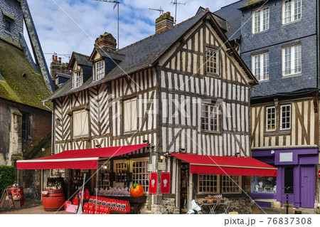 Historical house in Honfleur, France Historical house in Honfleur, France 76837308