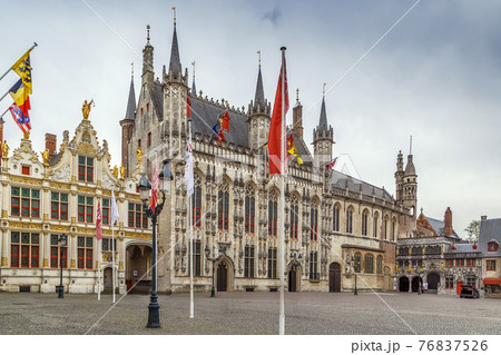 Burg square in Bruges, Belgium 76837526