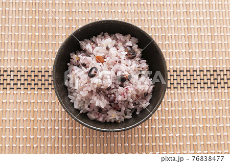 雑穀米ご飯（十六穀米） 76838477
