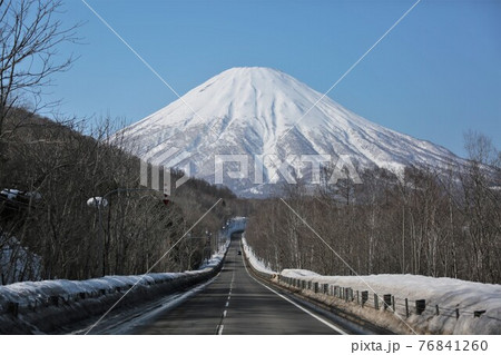 雪の羊蹄山 76841260