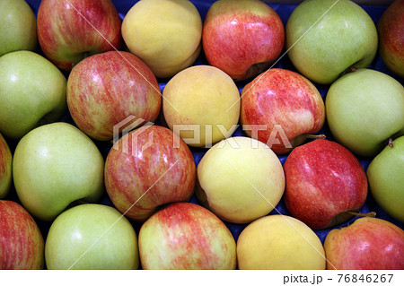 Apples Apples 76846267