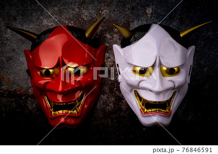 般若のお面の写真素材