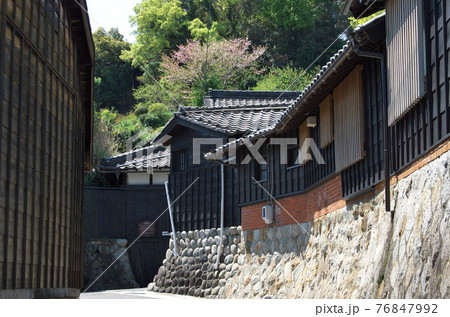 愛知県知多市：岡田の町並み 76847992