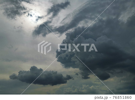 The beautiful sky with the rain clouds. 76851860
