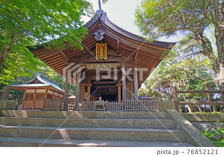 福岡市志賀島にある玄界灘の鎮守志賀海神社拝殿 福岡市志賀島にある玄界灘の鎮守志賀海神社拝殿 76852121