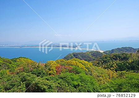 福岡市志賀島にある潮見公園展望台からの眺望 76852129
