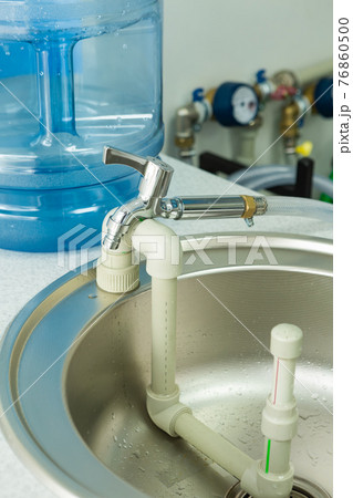 sink system washing water pressure plastic bottles 76860500