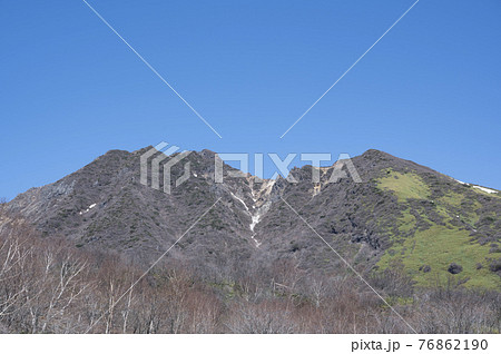 栃木県那須連山の風景（朝日岳） 76862190