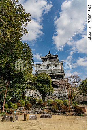 山口県岩国市　山頂の岩国城 76864307
