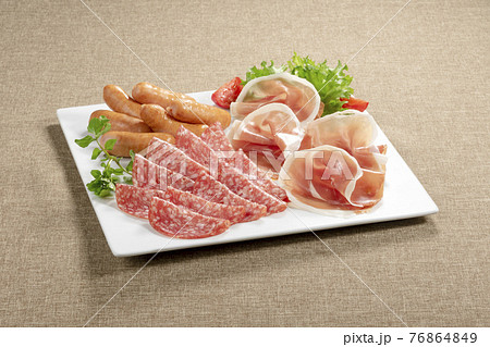 ハム盛り合わせ 76864849