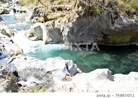 日光観光スポット憾満ヶ淵 76865051