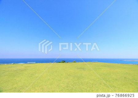 美しい奄美大島あやまる岬の景観 76866925