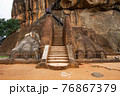 Lion paw gateway to Sigiriya. 76867379