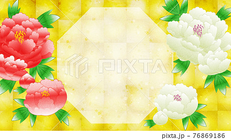 金箔の背景に牡丹の花 コピースペースあり 金箔の背景に牡丹の花 コピースペースあり 76869186