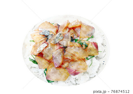 家庭的で素朴な自家製の「シマアジの漬け丼」水彩画風 絵手紙 家庭的で素朴な自家製の「シマアジの漬け丼」水彩画風 絵手紙 76874512
