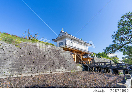 鹿児島城（鶴丸城）と鹿児島県歴史資料センター黎明館 76874696