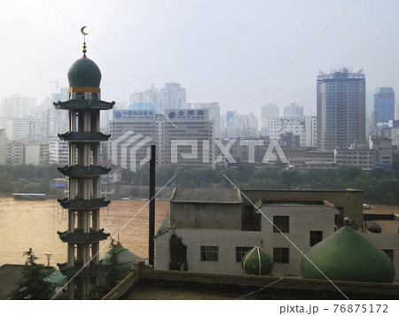 中国甘粛省・蘭州 黄河沿いのモスク / Lanzhou, Gansu, China 中国甘粛省・蘭州 黄河沿いのモスク / Lanzhou, Gansu, China 76875172