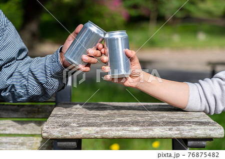 路上飲みイメージ 路上飲みイメージ 76875482