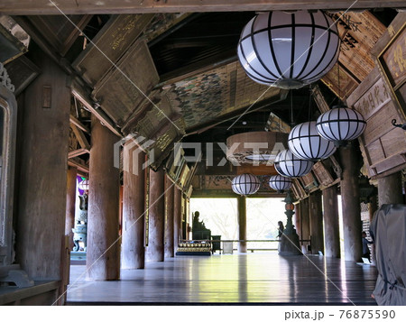 大和路の花の御寺 長谷寺の本堂 大和路の花の御寺 長谷寺の本堂 76875590