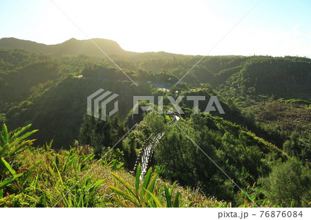 景色 風景 山盛り 76876084