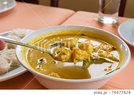 Famous Thai cuisine, Betel leaves and Crab in Coconut Curry 76877828