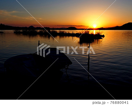 西の湖の夕景 西の湖の夕景 76880041