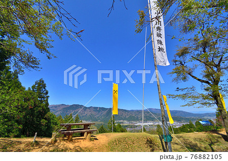 関ヶ原古戦場 小早川秀秋陣地松尾山より戦場を望む 76882105