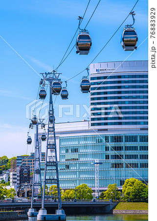 日本の横浜都市景観　運行開始！未来的な“空中交通”「YOKOHAMA AIR CABIN」＝22日 76883929
