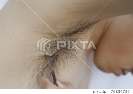 毛抜きと男性の腋毛 76884736