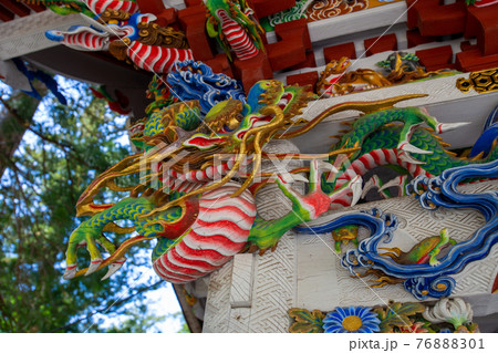 三峯神社境内にある派手な龍 三峯神社境内にある派手な龍 76888301