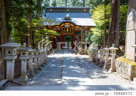 三峯神社随身門 三峯神社随身門 76888572