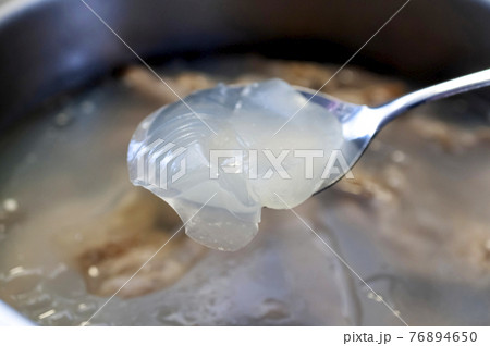 茹で冷ました牛すじとコラーゲン 茹で冷ました牛すじとコラーゲン 76894650