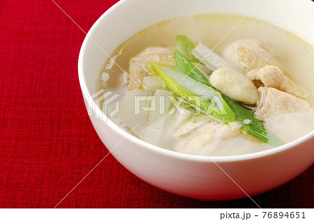 鶏肉の中華風スタミナスープ 鶏肉の中華風スタミナスープ 76894651