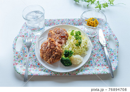 みんな大好きメンチカツ 76894708
