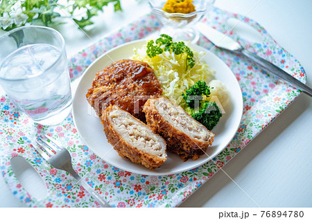 みんな大好きメンチカツの断面 みんな大好きメンチカツの断面 76894780