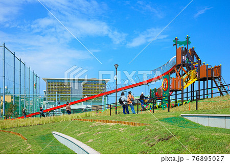 荒川区　宮前公園の滑り台　新設　新しい 76895027