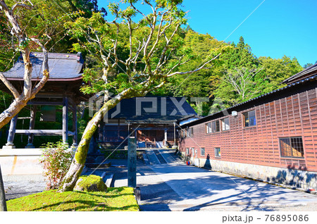 行勧寺　境内　白山市白峰 76895086
