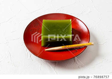 抹茶寒天　Sweets using matcha (Japanese powder tea)  76898757